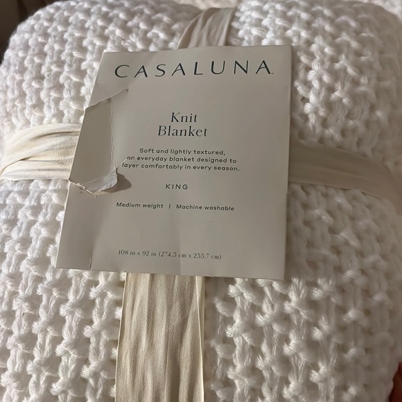 New KING knit blanket - Picture 4 of 5